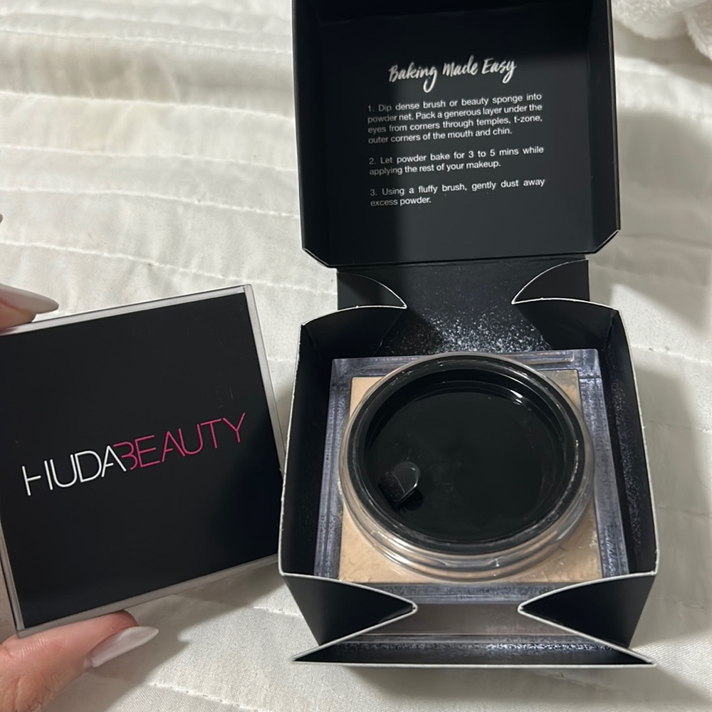 Huda Beauty Setting Powder